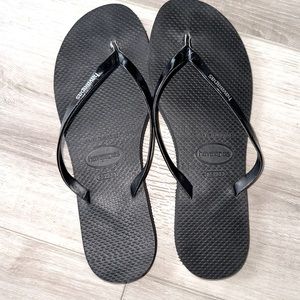 Black Havvianna Metallic Size 35-36 or Women’s size 5/6